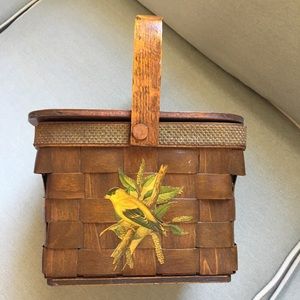 Vintage basket hand bag